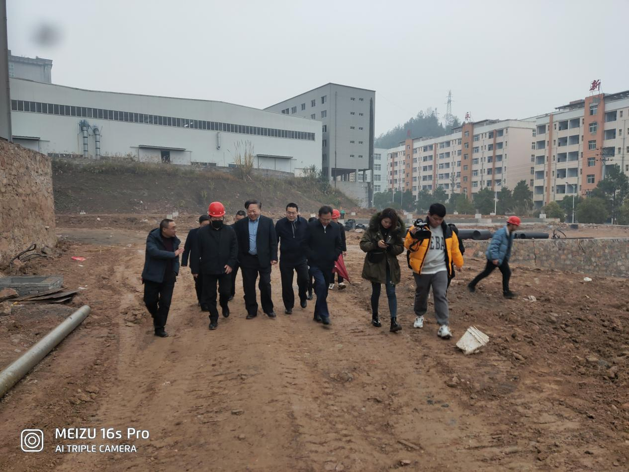 中国工程院院士、国家饲料工程技术研究中心主任谯仕彦到重庆69调研指导