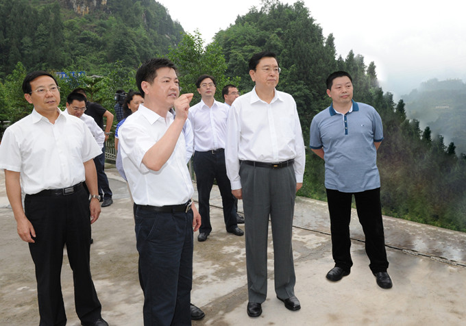 时任国务院副总理、中共中央政治局委员、重庆市委书记张德江视察重庆69